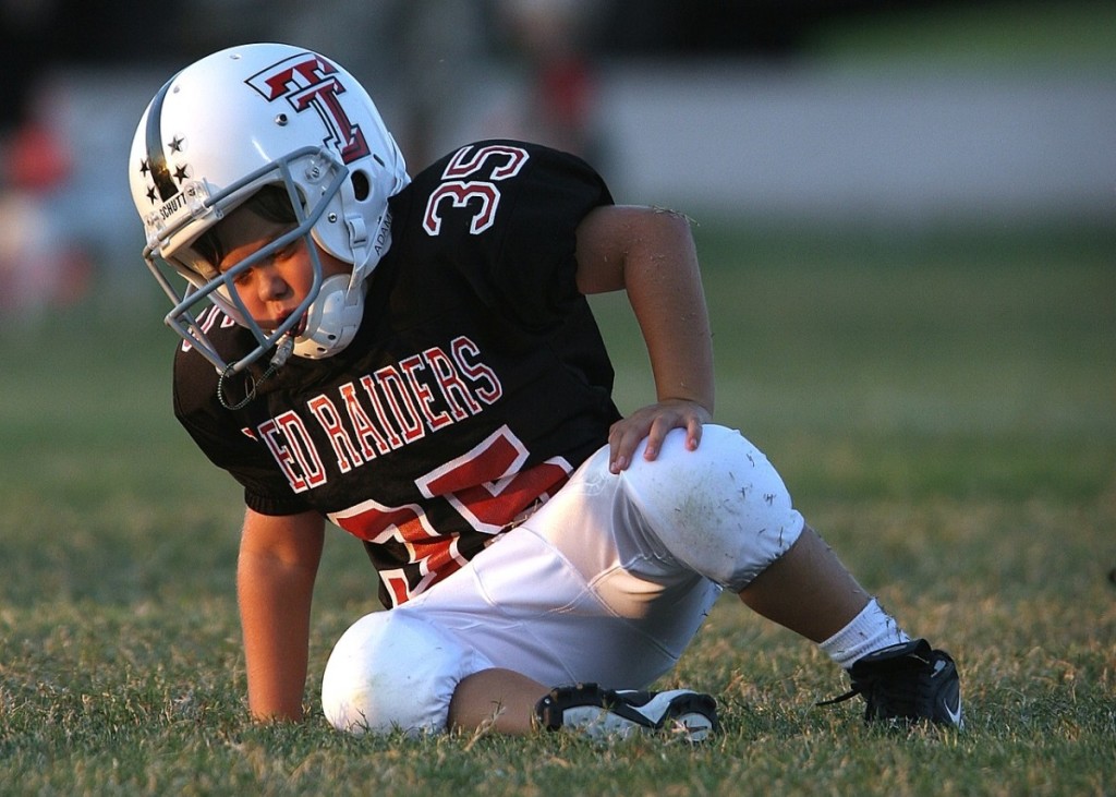 Osgood-Schlatter disease causes knee pain in younger teens and preteens